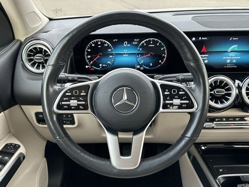 Certified 2022 Mercedes-Benz GLB 250 4MATIC image 13