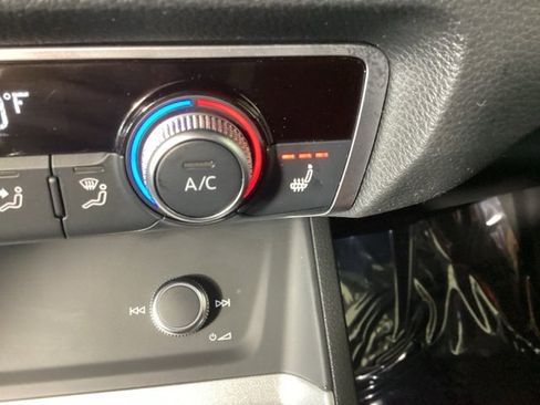 Used 2023 Audi Q3 2.0T Premium Plus w/ Premium Plus Package image 25