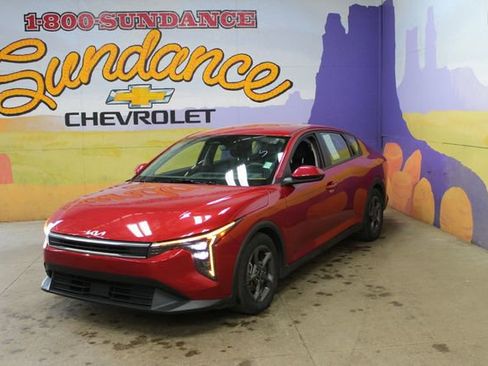 Used 2025 Kia K4 FWD image 2