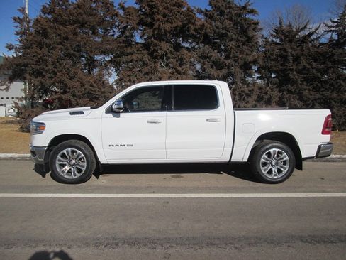 Used 2021 RAM 1500 Limited AWD/4WD image 2