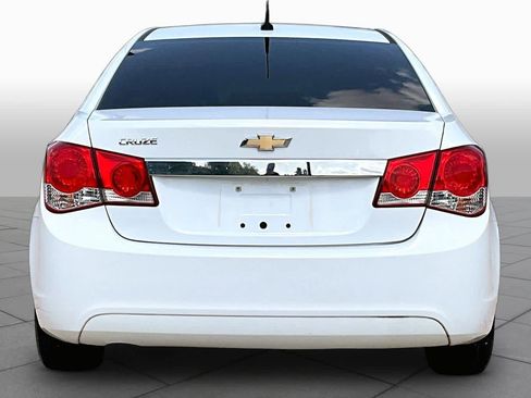 Used 2013 Chevrolet Cruze LS FWD image 5