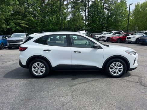 Used 2023 Ford Escape FWD image 4