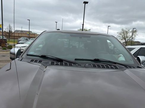 Used 2017 Ford F150 Lariat AWD/4WD image 3