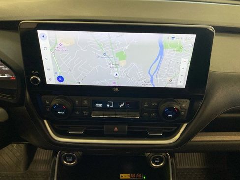 Used 2024 Toyota Grand Highlander Limited image 25