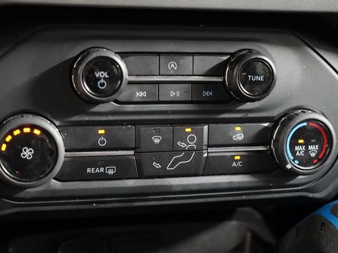 Certified 2022 Ford Bronco Black Diamond AWD/4WD image 18
