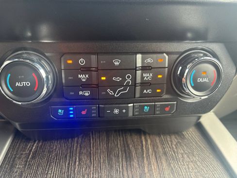 Used 2020 Ford F450 Lariat w/ Lariat Value Package AWD/4WD image 36