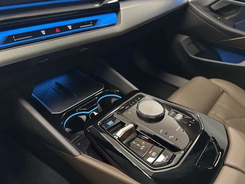 Used 2024 BMW i5 M60 w/ Premium Package image 18