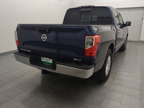 Used 2018 Nissan Titan SV image 7