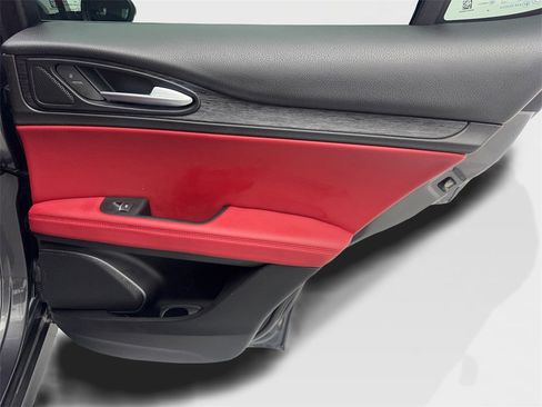 Used 2021 Alfa Romeo Stelvio Sprint w/ Nero Edizione image 41