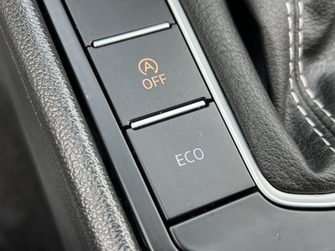 Used 2025 Volkswagen Jetta S FWD image 36