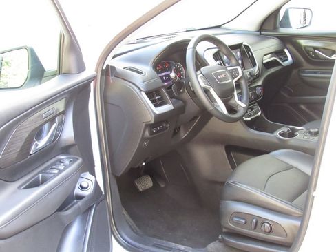 Used 2023 GMC Terrain SLT w/ Tech Package AWD/4WD image 10
