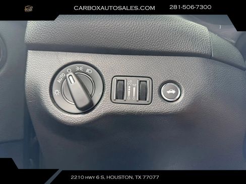 Used 2021 Dodge Challenger SXT RWD image 13