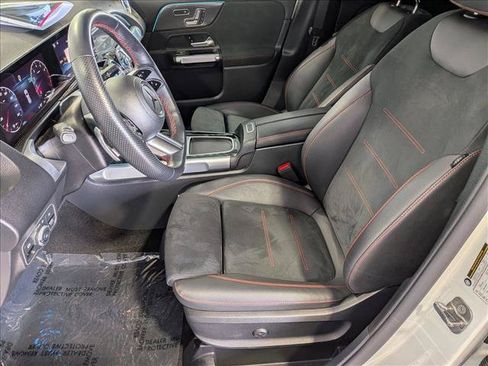 Used 2024 Mercedes-Benz GLB 250 image 16