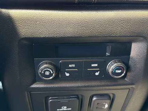 Certified 2020 Chevrolet Traverse Premier w/ Redline Edition FWD image 21