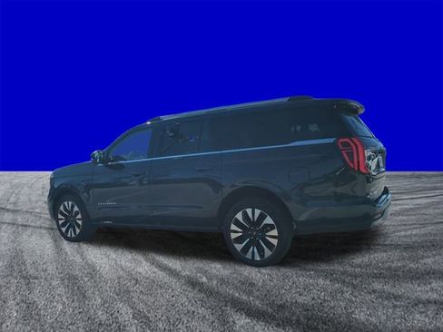 New 2025 Ford Expedition Max Platinum w/ Driver's Package image 6