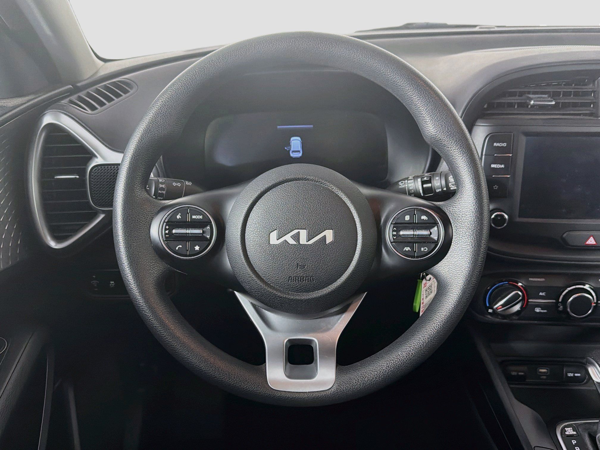 Used 2025 Kia Soul LX w/ LX Technology Package FWD image 18