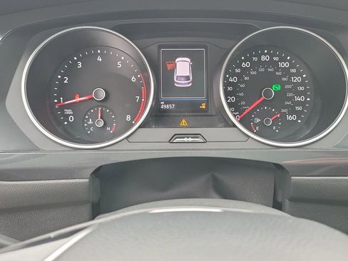 Used 2021 Volkswagen Tiguan SE image 25