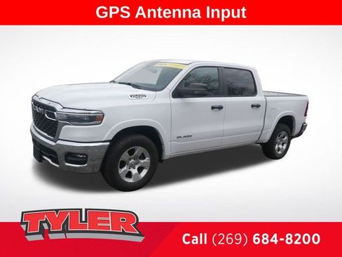 Used 2025 RAM 1500 Big Horn AWD/4WD image 3