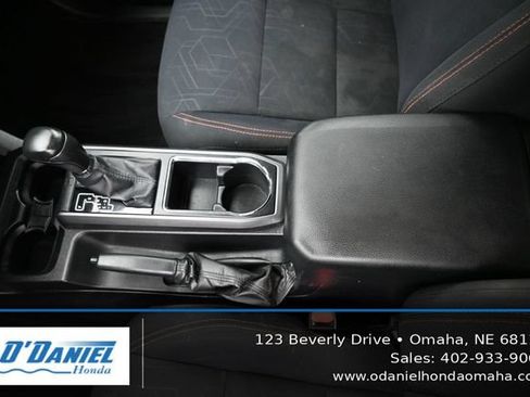 Used 2016 Toyota Tacoma TRD Off-Road AWD/4WD image 34