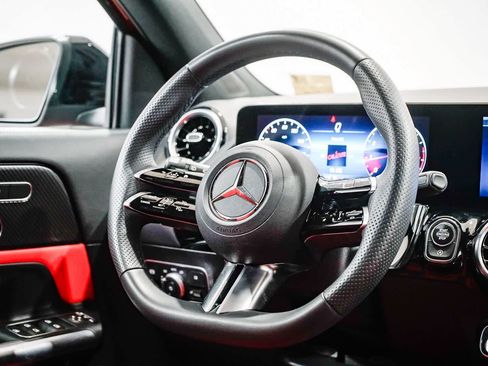 Used 2026 Mercedes-Benz GLA 250 image 14