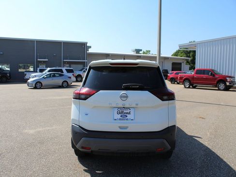 Used 2022 Nissan Rogue S FWD image 5