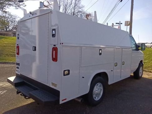 New 2026 Ford E-350 and Econoline 350 Super Duty w/ Power Equipment Group image 3