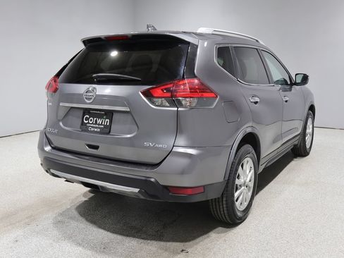 Used 2017 Nissan Rogue SV AWD/4WD image 2