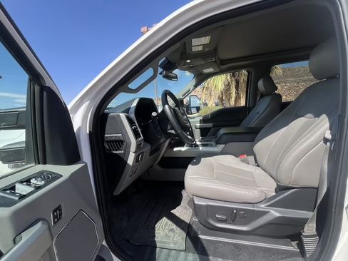 Used 2019 Ford F150 Lariat w/ Equipment Group 502A Luxury AWD/4WD image 9