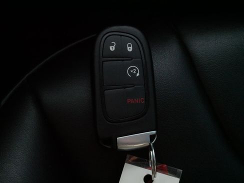 Used 2019 Jeep Cherokee Trailhawk w/ Cold Weather Group image 33