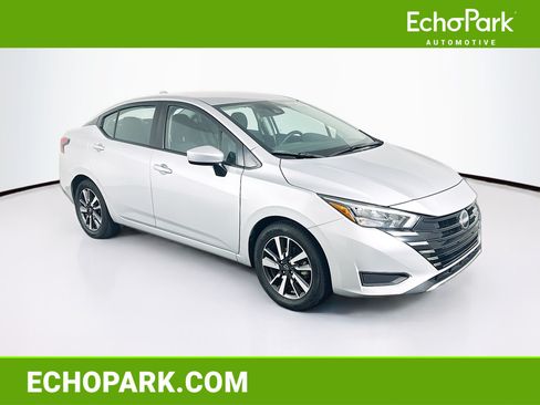 Used 2025 Nissan Versa SV FWD image 1