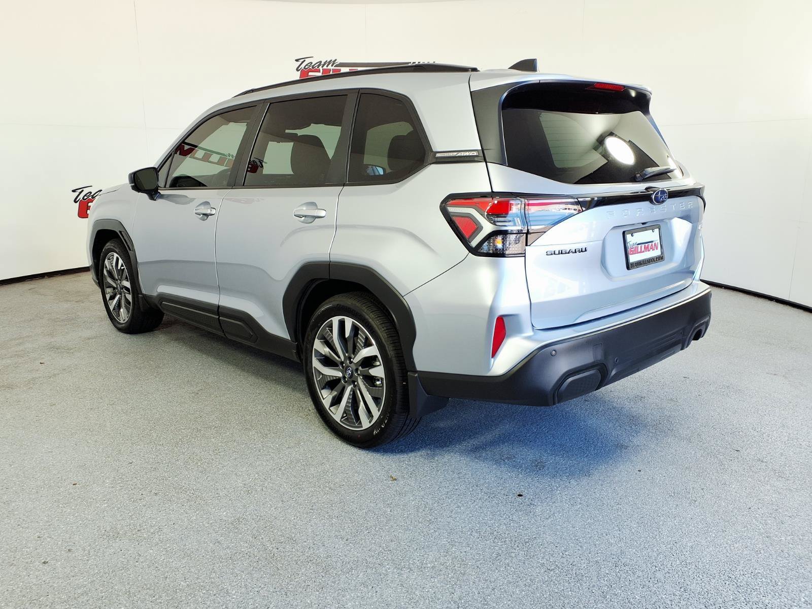 Used 2025 Subaru Forester Touring AWD/4WD image 4