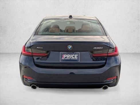 Used 2023 BMW 330i xDrive Sedan w/ Premium Package image 7