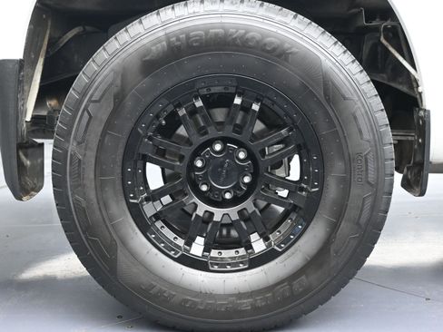 Used 2024 Nissan Frontier S w/ Technology Package image 10