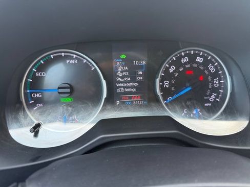 Used 2020 Toyota RAV4 LE w/ Carpet Mat Package AWD/4WD image 31