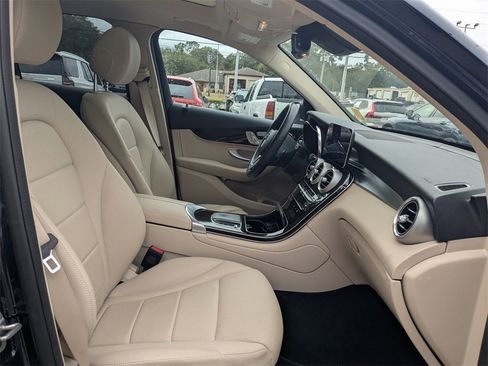 Used 2022 Mercedes-Benz GLC 300 image 13