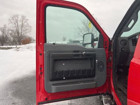 Used 2016 Ford F250 XL w/ Power Equipment Group image 8