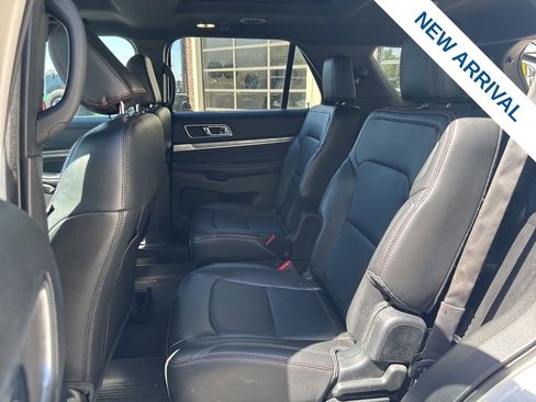 Used 2018 Ford Explorer Sport w/ Equipment Group 401A AWD/4WD image 17