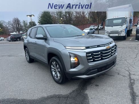 Certified 2025 Chevrolet Equinox LT image 2