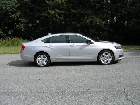 Used 2017 Chevrolet Impala LS image 9