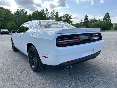 Used 2019 Dodge Challenger SXT RWD image 12