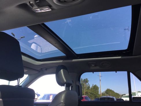 Used 2022 Ford Explorer Limited w/ Limited Technology Package image 11