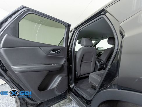Used 2020 Chevrolet Blazer LT FWD image 23
