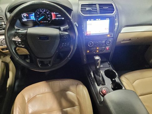 Used 2017 Ford Explorer XLT w/ Equipment Group 202A image 22
