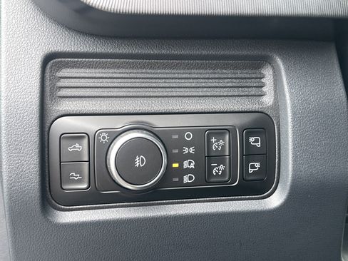 Used 2026 Ford F450 Platinum w/ FX4 Off-Road Package image 11