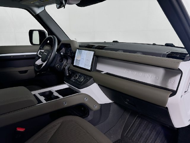 New 2025 Land Rover Defender 110 S AWD/4WD image 27