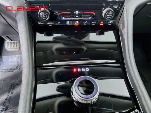 Used 2023 Jeep Grand Cherokee L Laredo AWD/4WD image 23