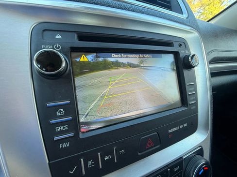 Used 2013 GMC Acadia SLT image 23