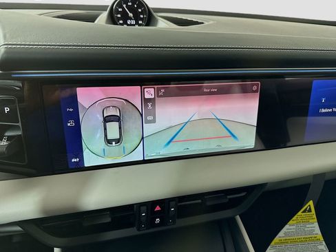 New 2026 Porsche Macan 4S Electric AWD/4WD image 17