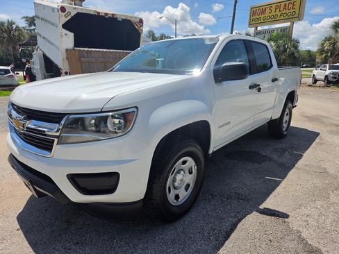 Used 2019 Chevrolet Colorado W/T w/ WT Convenience Package RWD image 2
