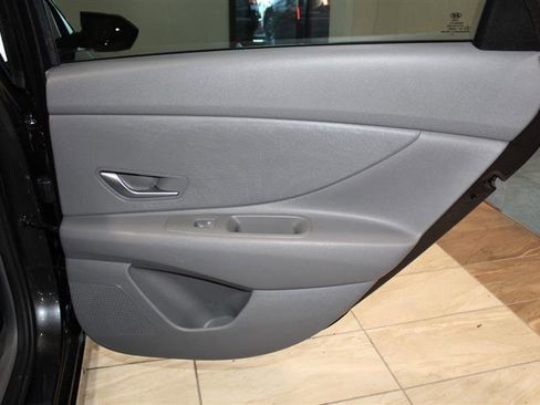 Used 2021 Hyundai Elantra SEL FWD image 32